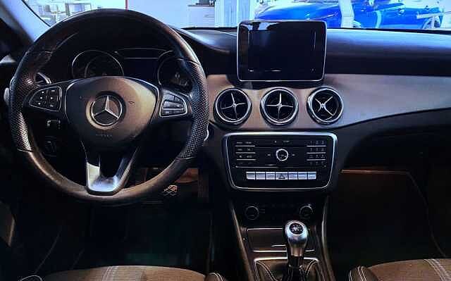 Mercedes-Benz GLA 180 10CV